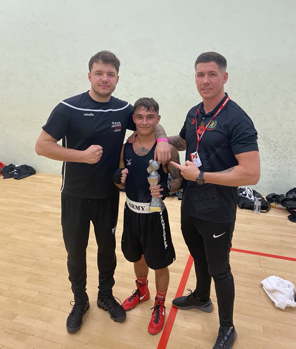 Chez Nihell tweet media