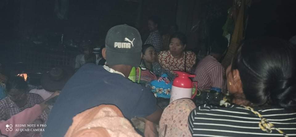 sithu86's tweet photo. Around 100 junta troops raided villages in Mingin Township of Sagaing Region on Tuesday night, forcing hundreds of residents to flee their homes in at least five villages. (Photo: CJ) #WhatsHappeningInMyanmar https://t.co/CnyWseeOgV https://t.co/WD2Ol3Y6gX