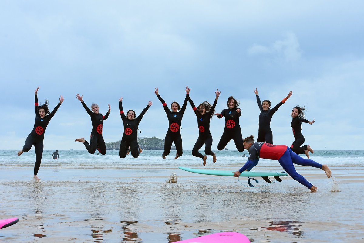 ESCUELACANTABRA's tweet photo. Cuando tienes un equipazo de surferas motivadas y un buen instructor las risas están garantizadas. Vaya mes de #Octubre épico que hemos tenido #octobersurf pero la @ESCUELACANTABRA #surf @Quiksilver @Roxy continua con grandes #ofertas en #noviembre
Link- https://t.co/p6Misx3hyz https://t.co/FPexKBDE3f