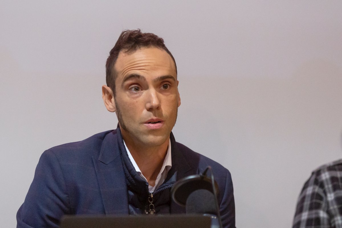 ClinicGijon's tweet photo. 📸 "Prevención de lesiones en tiempos #Covid19."

🗣️ @cizu10, @CesarCastano24, @fisio_78 junto a @Cacheda11 han compartido con nosotros su experiencia sobre las lesiones.  

👉🏻 𝐈 𝐂𝐥𝐢𝐧𝐢𝐜 #𝐇𝐚𝐧𝐝𝐛𝐚𝐥𝐥 𝐂𝐨𝐚𝐜𝐡 @UnicajaBanco.

#Clinichandballgijon #Asturias #Gijon https://t.co/pkrNaXwOQ5