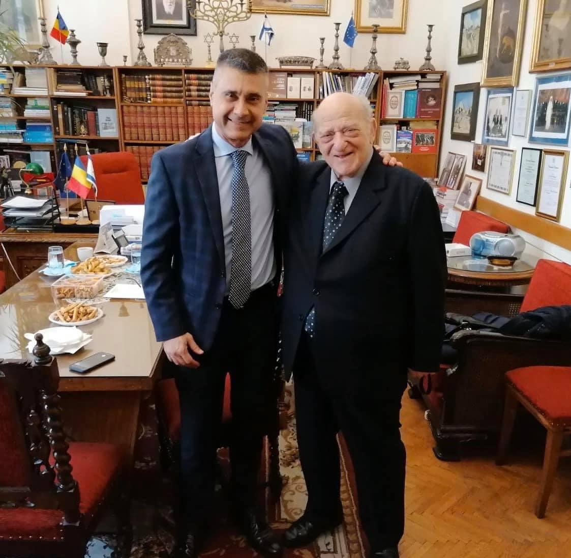 DavidSaranga's tweet photo. Am aflat cu mare tristețe vestea decesului Dr. Aurel Vainer, fost Președinte al Federației Comunităților Evreiești din România și Deputat în Parlamentul României.

1/3 https://t.co/gktBp2UKgI