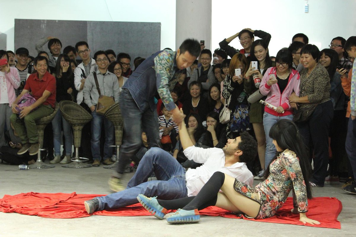 Ghayatt's tweet photo. "The Casting" 20 min. performance, at Guangzhou international performance art festival, 17 November, 2013, China. Photo:© Zhang Li https://t.co/uVQJoAi63y