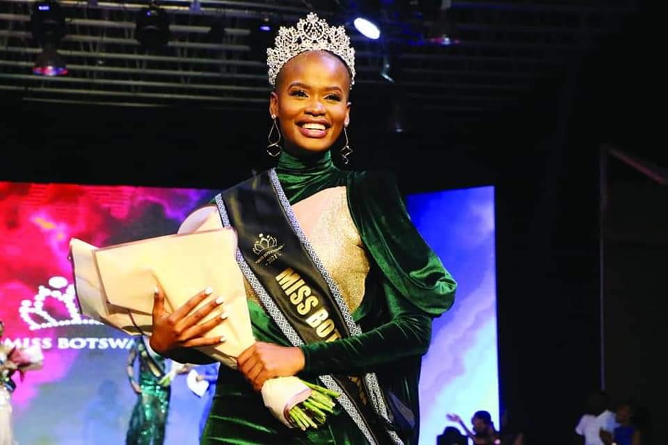 skincare_alert's tweet photo. Congratulations to Palesa Molefe for being crowned Miss Botswana 2021!
A beautiful queen!!!
#skincarealert #missbotswana2021 https://t.co/40US6Bwt0K