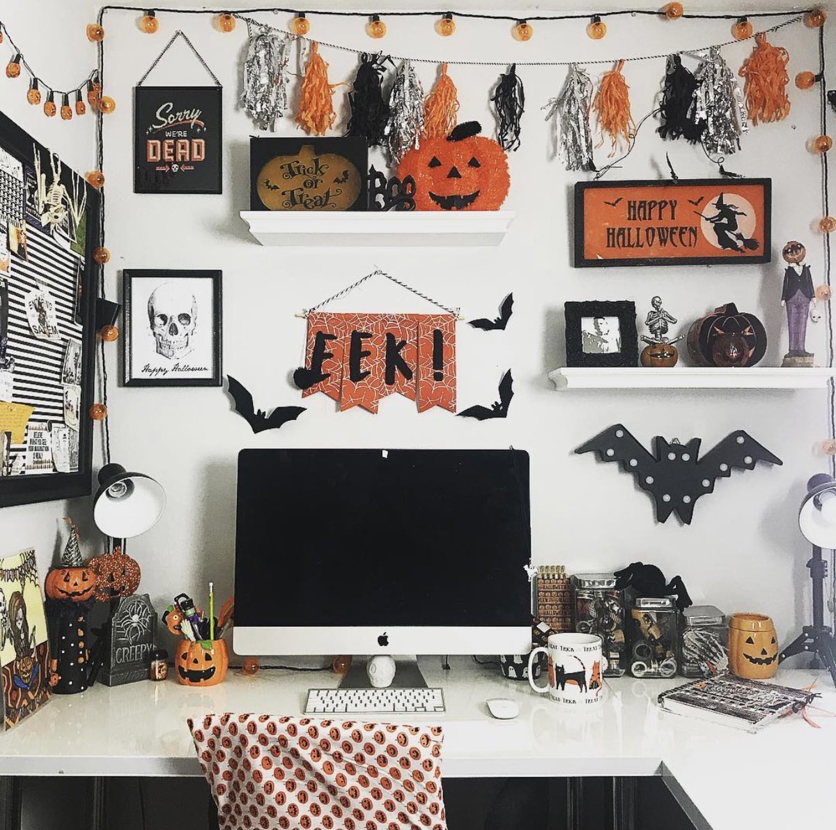 salisburyoffice's tweet photo. Today screams Pumpkin Spiced lattes and we’re here for it! 🙌🏼 #happyhalloween 

Have you decorated your desk? 

#salisbury #salisburyofficespace #wiltshireofficespace #officetorent #funoffice #affordableoffice #smallbusiness #halloweendesk #halloweenofficedecorations https://t.co/k7bm9hF2Sl