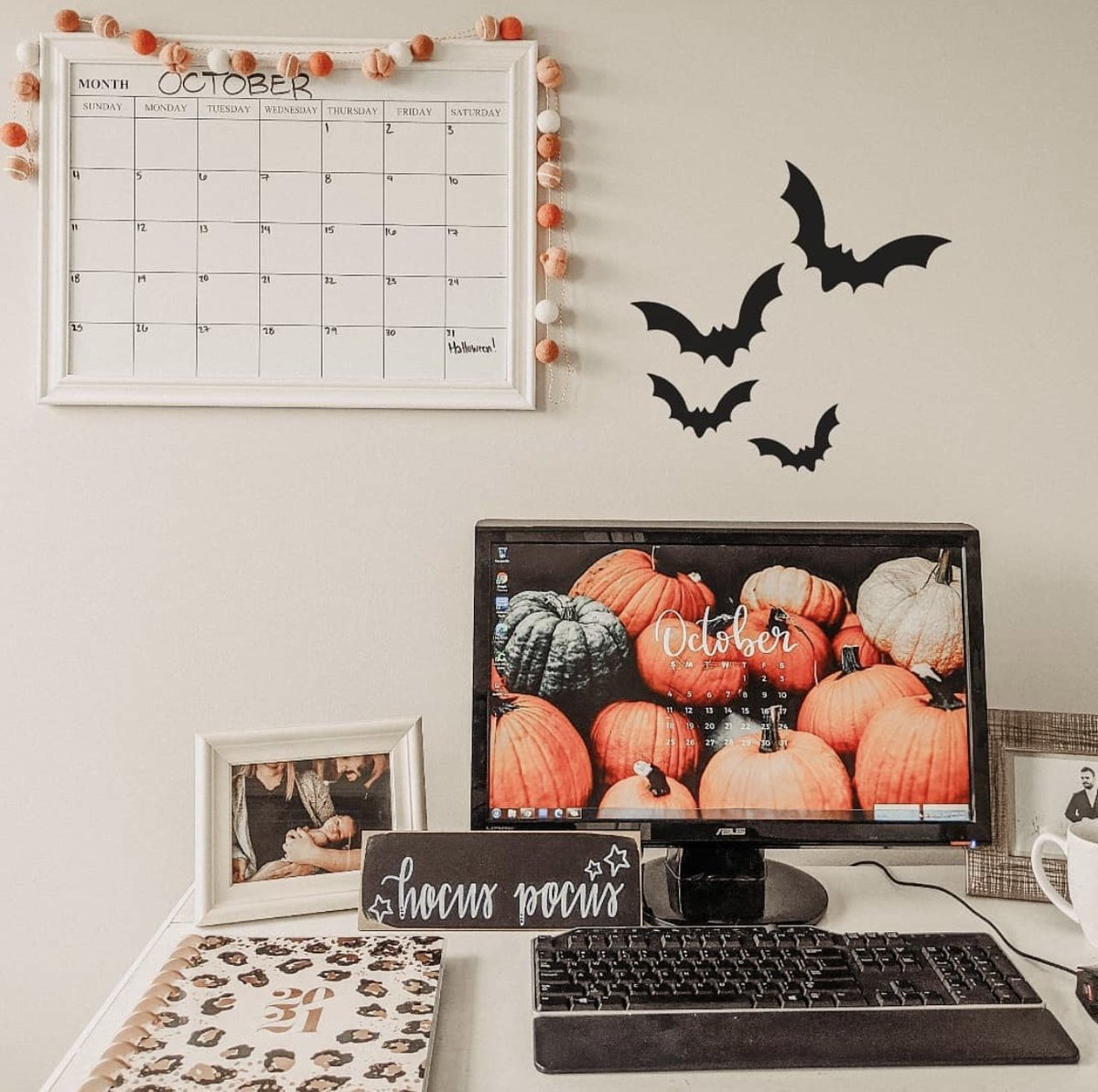 Today screams Pumpkin Spiced lattes and we’re here for it! 🙌🏼 #happyhalloween 

Have you decorated your desk? 

#salisbury #salisburyofficespace #wiltshireofficespace #officetorent #funoffice #affordableoffice #smallbusiness #halloweendesk #halloweenofficedecorations