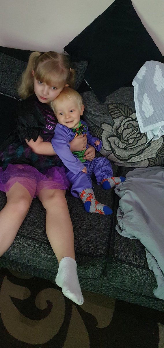 roshybaybee90's tweet photo. My little harley quinn &amp; joker 💜💙 https://t.co/dLIbLUu3hu