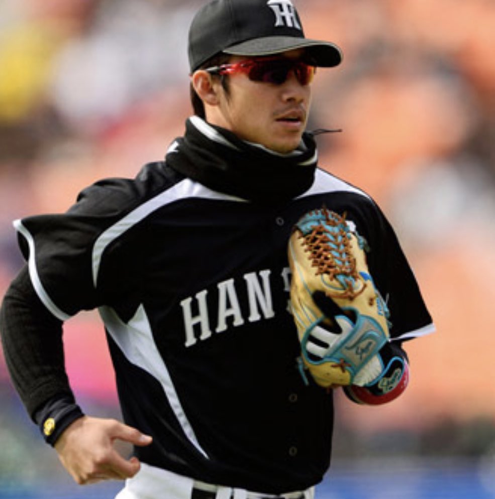 SharkSlugger's tweet photo. スラッガー戦士がまた一人…
鳥谷選手、沢山の勇気をありがとうございました😭
#鳥谷敬
#久保田スラッガー
#M00
#T1
#6PSM
#Nikebaseball https://t.co/tTO9kaB1Ey