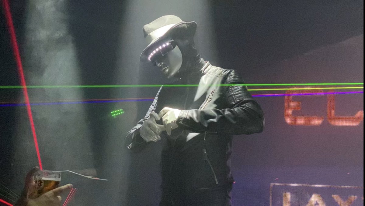 electromantix's tweet photo. Blackpool! Thanks for a great night from all of us at #TeamEMX ♥️ 🤖     #Blackpool #laytoninstitute #Electromantics #EMX #robot #livemusic #80s https://t.co/8BHDtFvLnr