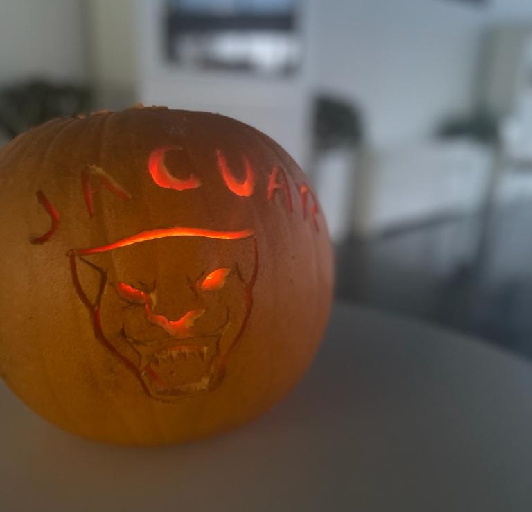 Happy Halloween everyone!

#halloween #jaguarexperience #jaguarpumpkin