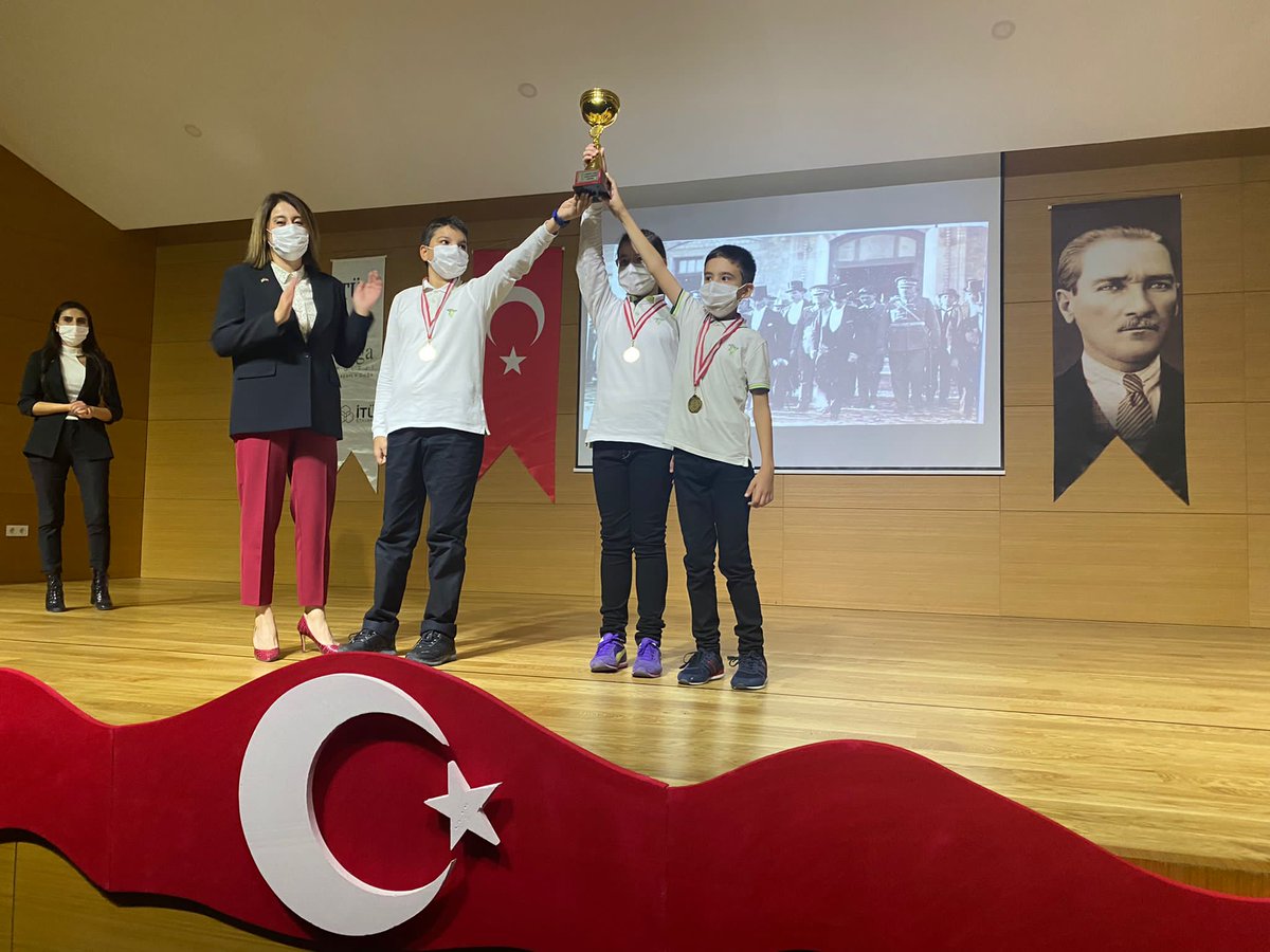 29Ekim Cumhuriyet Bayramı Cumhuriyet Kupası Satranç Turnuvasında şampiyon olan 5-C sınıfımızı tebrik ediyor, başarılarının devamını diliyoruz. <a href="/beyhanbayrakta7/">Beyhan Bayraktar</a> <a href="/beyhanbayrakta4/">Beyhan Bayraktar Somalı</a> <a href="/MugeSarica1/">Müge Selen</a> <a href="/yetisirdamla/">Damla Emel Yetisir</a> <a href="/eskisehirdoga/">Doğa Koleji Eskişehir Kampüsü</a> <a href="/DogaOkullari/">Doğa Koleji</a>