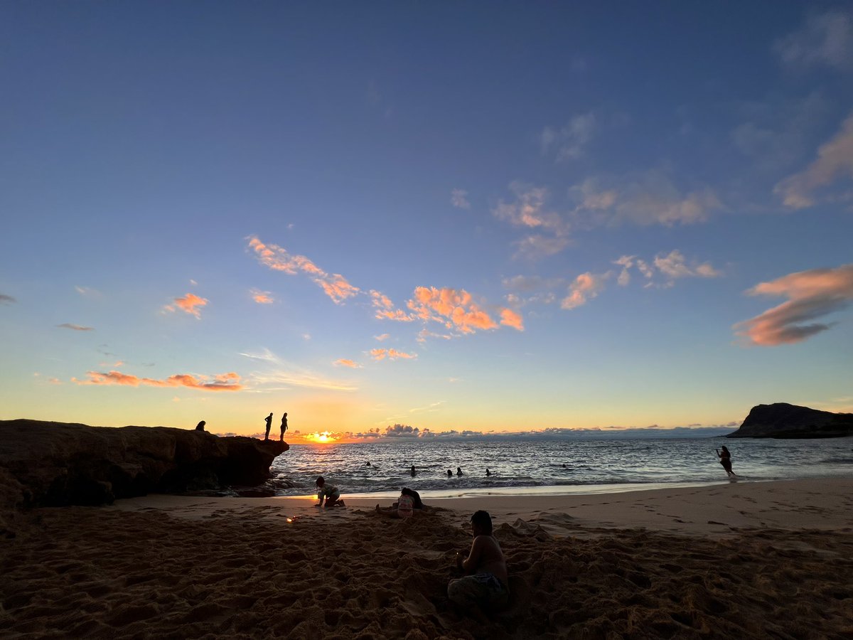 saxfaumuina's tweet photo. the sunset was really calming yesterday 😭🤍 i can’t see myself living anywhere else, #HI_Life https://t.co/Ejf5bl2SwO