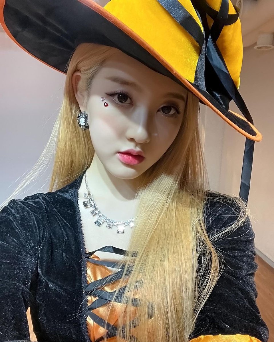 STAYCTR's tweet photo. 311021 | @STAYC_official Instagram güncellemesi

#STAYC #스테이씨 https://t.co/BXtcopMJ4C
