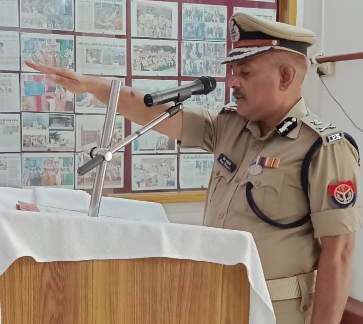 लौह पुरुष को किया नमन, एडीजी जोन ने जवानों को दिलाई शपथ newsprayag.in/?p=951