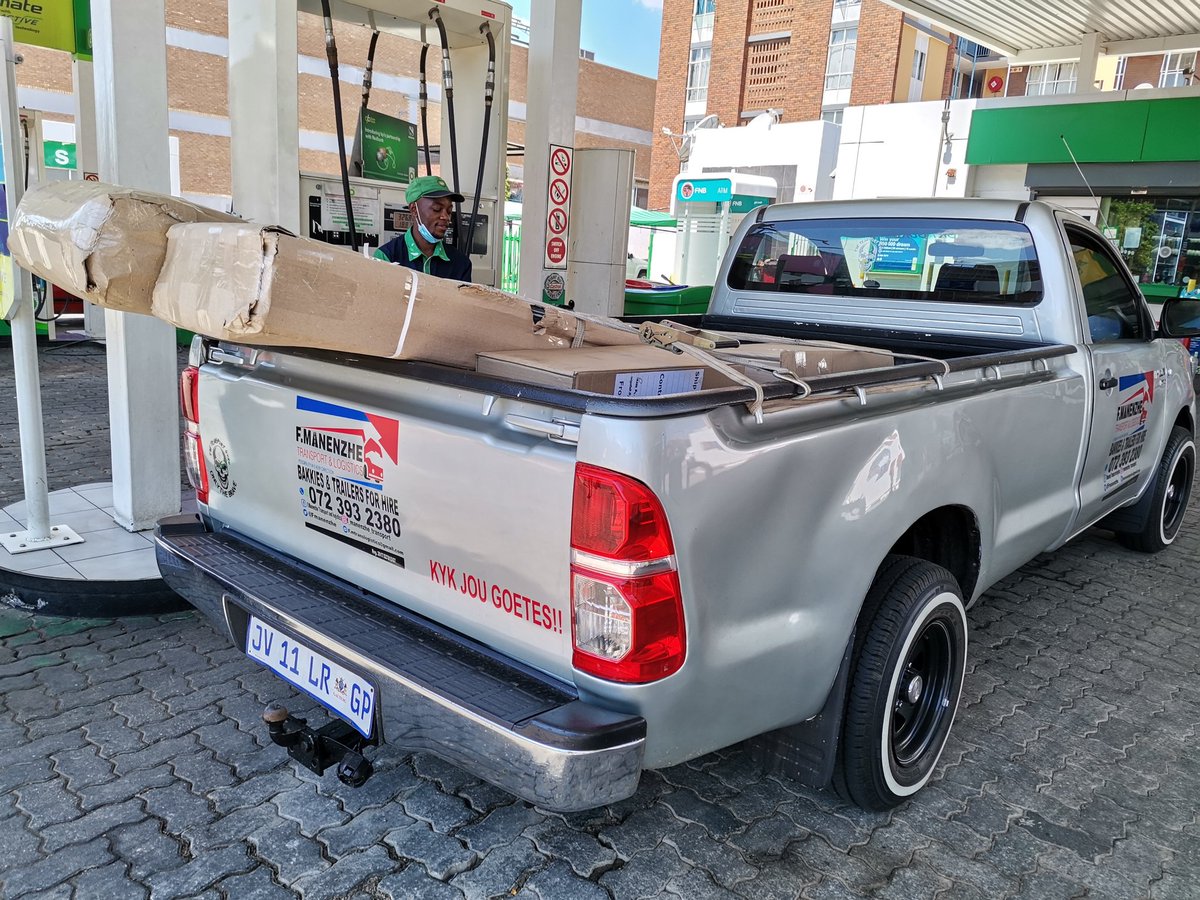 FManenzhe's tweet photo. Pretoria to Venda (Madombidzha)🤟
Ndo wala load yo jenaho Harvard University hafha❗❗😅💪💯
Bakkies and trailers for hire, you can call or whatsapp 0723932380.
We do both short and long distances.
#Gracework🙌
#The_Transport_Guru💀
#F_Manenzhe_Transport_and_Logistics 🔥 https://t.co/Lj5BSsnEfu