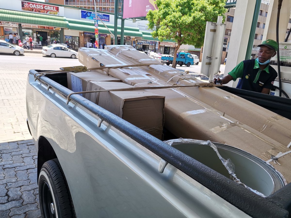 FManenzhe's tweet photo. Pretoria to Venda (Madombidzha)🤟
Ndo wala load yo jenaho Harvard University hafha❗❗😅💪💯
Bakkies and trailers for hire, you can call or whatsapp 0723932380.
We do both short and long distances.
#Gracework🙌
#The_Transport_Guru💀
#F_Manenzhe_Transport_and_Logistics 🔥 https://t.co/Lj5BSsnEfu