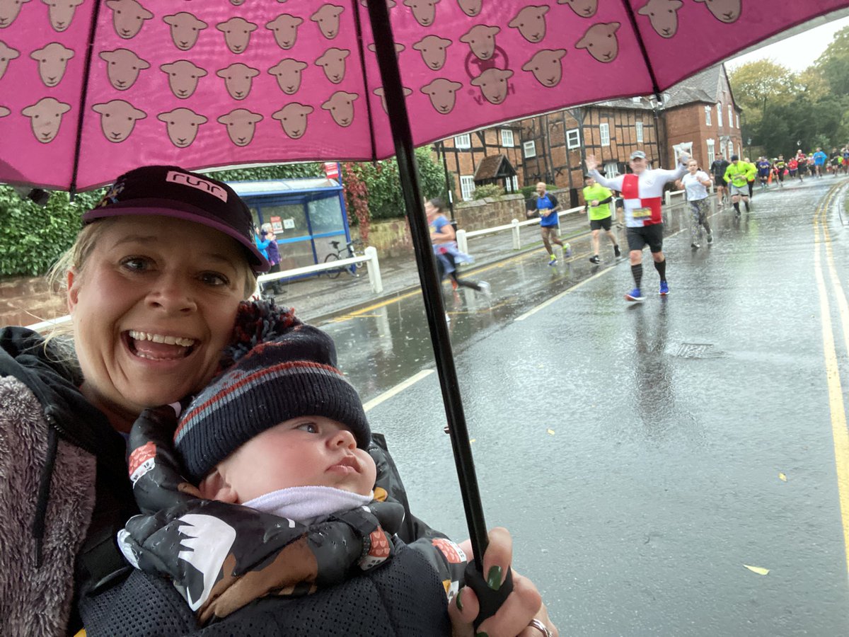binkybunny7's tweet photo. Support crew out in force today, cheering @skyblue_dave on at a very soggy @coventryhalf #WetWetWet #GoDaddyGo 🏃🏻‍♂️☔️👶🏻💙👏🏻 https://t.co/Jvoduv2GpF