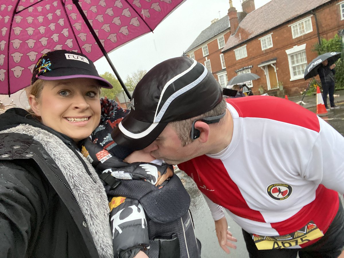 binkybunny7's tweet photo. Support crew out in force today, cheering @skyblue_dave on at a very soggy @coventryhalf #WetWetWet #GoDaddyGo 🏃🏻‍♂️☔️👶🏻💙👏🏻 https://t.co/Jvoduv2GpF