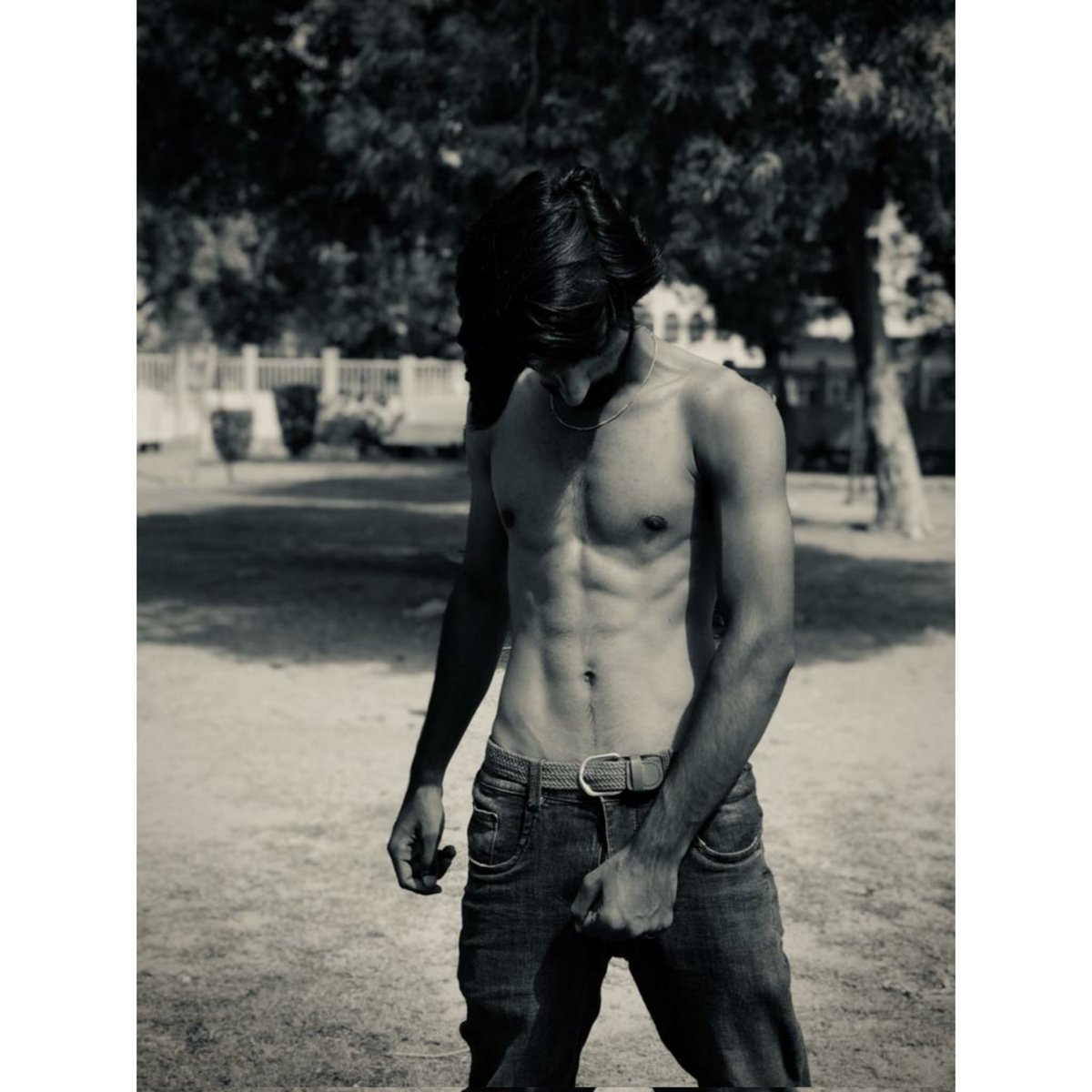 Mrabdullah07607's tweet photo. IM SINGLE BOY ❤🤣 #girl #boy #MILLI #asfam00 🤣🙃 https://t.co/3uRZkqGGY1