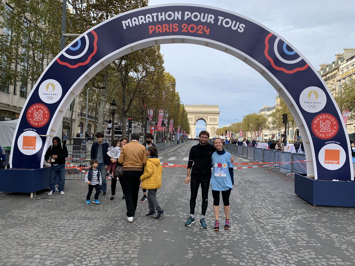 KarinaVoggel's tweet photo. We ran the 5k against kipchoge for the #MarathonPourTousParis2024 today to qualify for the  #Paris2024 Olympic marathon. Well let’s just say they didn’t even give honest runners a chance. Absolute joke of an organization and here is why: https://t.co/yukAxWsVuf