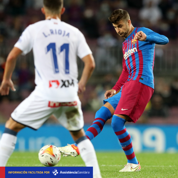 FCBarcelona_es's tweet photo. ‼ COMUNICADO MÉDICO

Las pruebas realizadas esta mañana han mostrado que el jugador del primer equipo Gerard Piqué tiene una elongación en el sóleo de la pierna derecha. Es baja y la evolución marcará disponibilidad. https://t.co/CBP7CrRRna