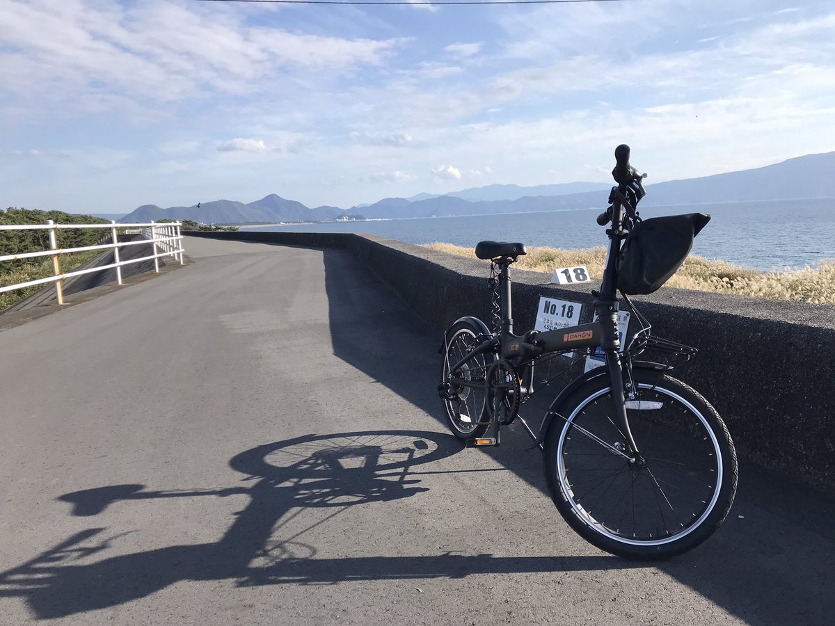 moonstar358's tweet photo. #びゅうお と 私の #DAHON 
#沼津港 から駿河湾サイクリングロード🚲を走ったり…ぷちポタリングDAY☀️お天気良くて気持ち良かった😊
#スタバ の #アニバーサリーブレンド でコーヒー☕️Time
外で飲むコーヒー美味しいねって
ボーっと海を眺めながら休憩🍀
のんびりとした良き日でした😊🌈
#沼津 #自転車 https://t.co/2QyULH9Kk3