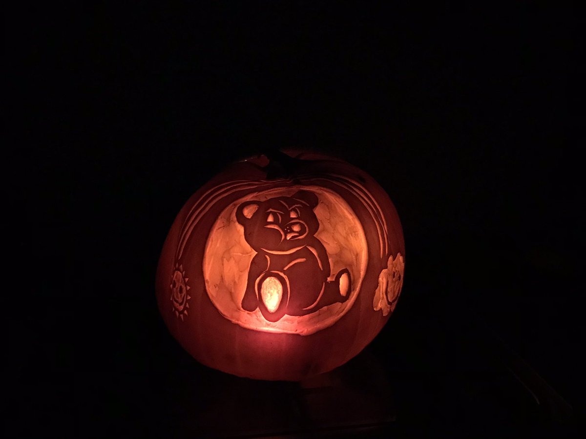 Em84983988's tweet photo. Celebrating Halloween Mcfly style 🎃👻💀
@mcflyharry @TomFletcher @itsDannyJones @DougiePoynter @mcflymusic https://t.co/xuTF3RBjvP