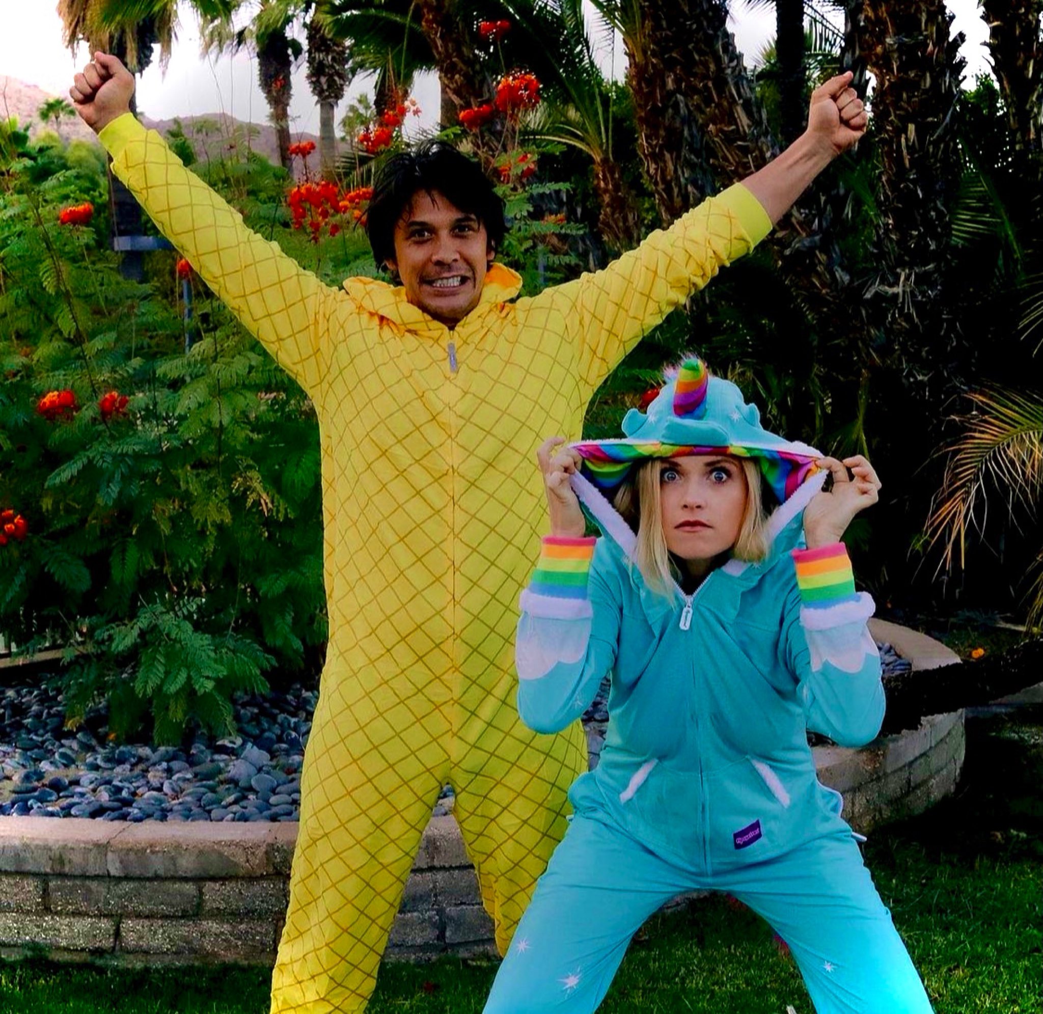 Happy Halloween to all of you.  Eliza Taylor and Bob Morley at Eliza s birthday 2020. 