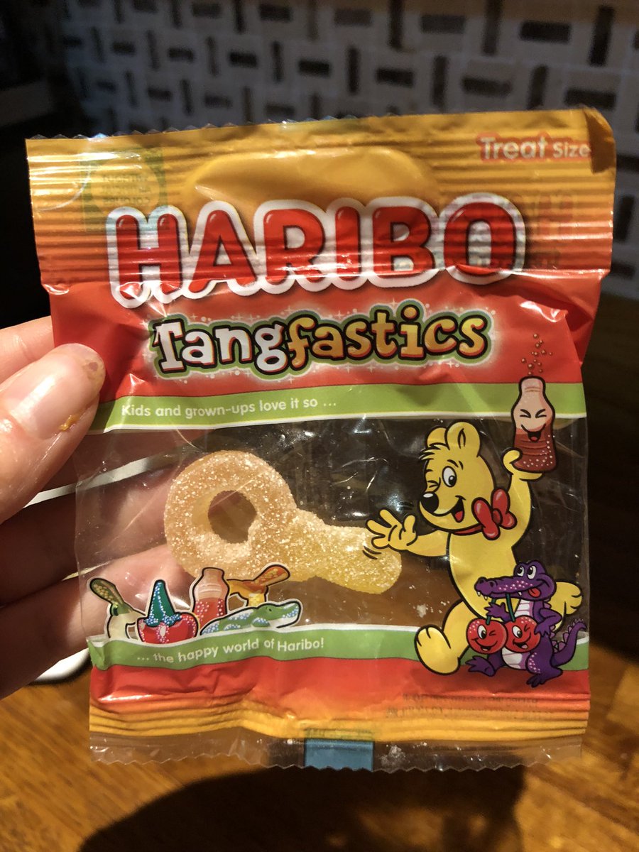 meremaid's tweet photo. Bit stingy here, with only one sweet, eh @OfficialHARIBO?  “Treat size,” for ants? https://t.co/eoCFAyJk8i