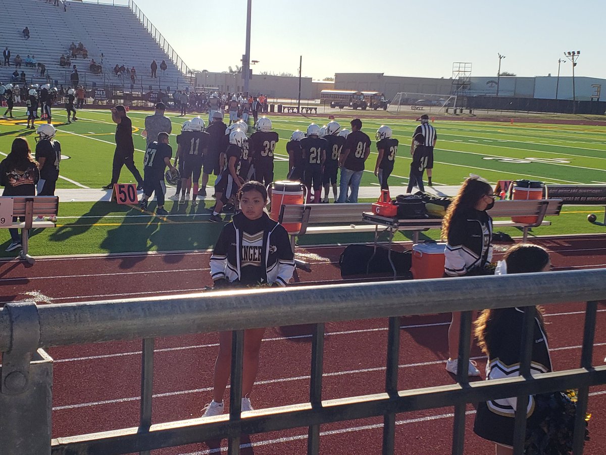 Ruth22274945's tweet photo. Congratulations to our Stingers 7th and 8th grade football team for an awesome winning. https://t.co/65nzT0CC49