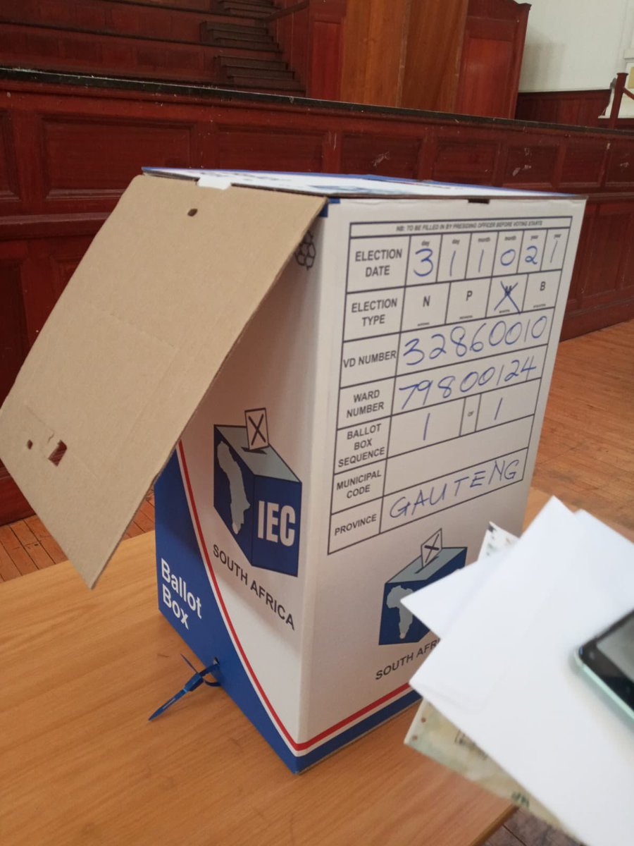 Boitu_Molefe_'s tweet photo. I just voted literally 30minutes ago.

I left the IEC without confidence that my vote will be counted, as a well informed citizen with the right to ask why is the box not sealed I was rudely attacked by a party agent!! 

#IEC #LGE https://t.co/BInX4fH5jE