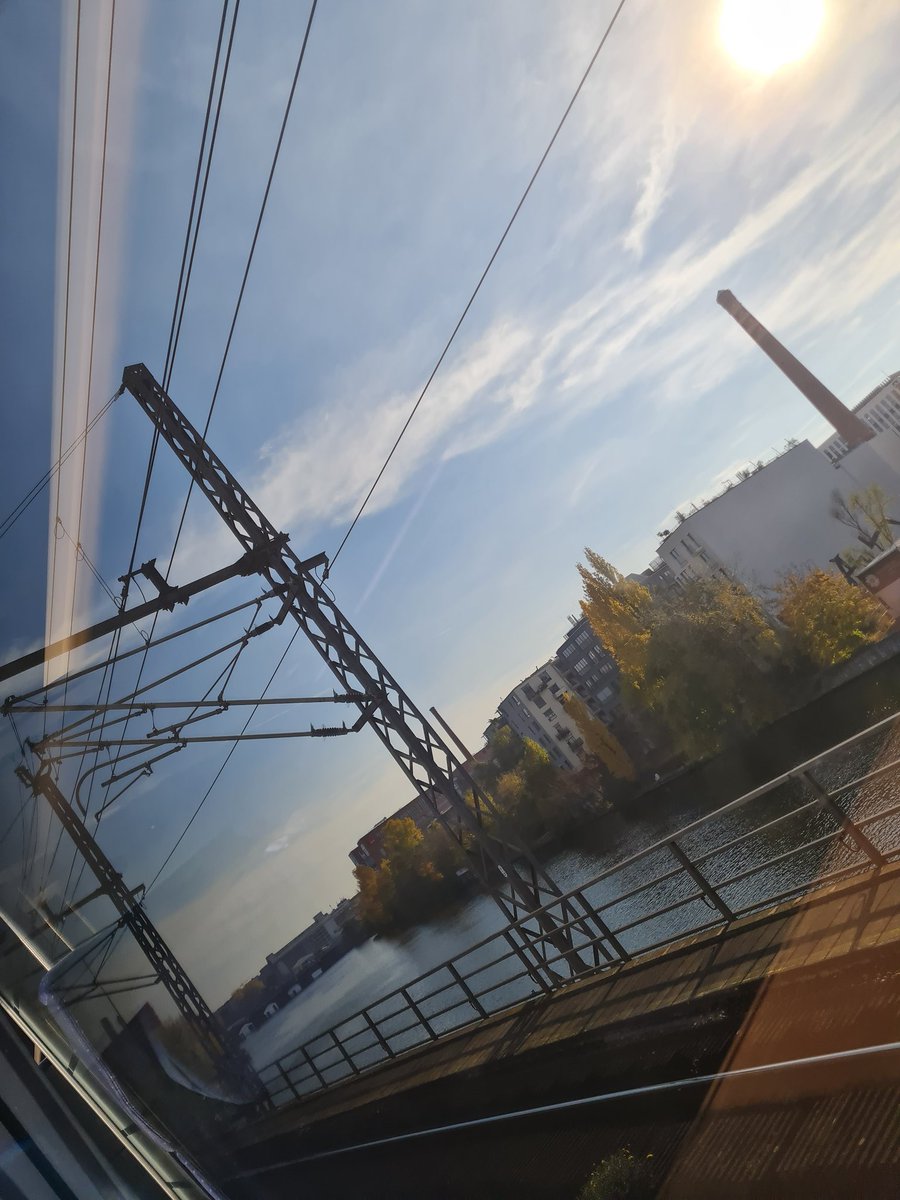 Und wieder bestes Reisewetter 😎
Tschöööö Berlin