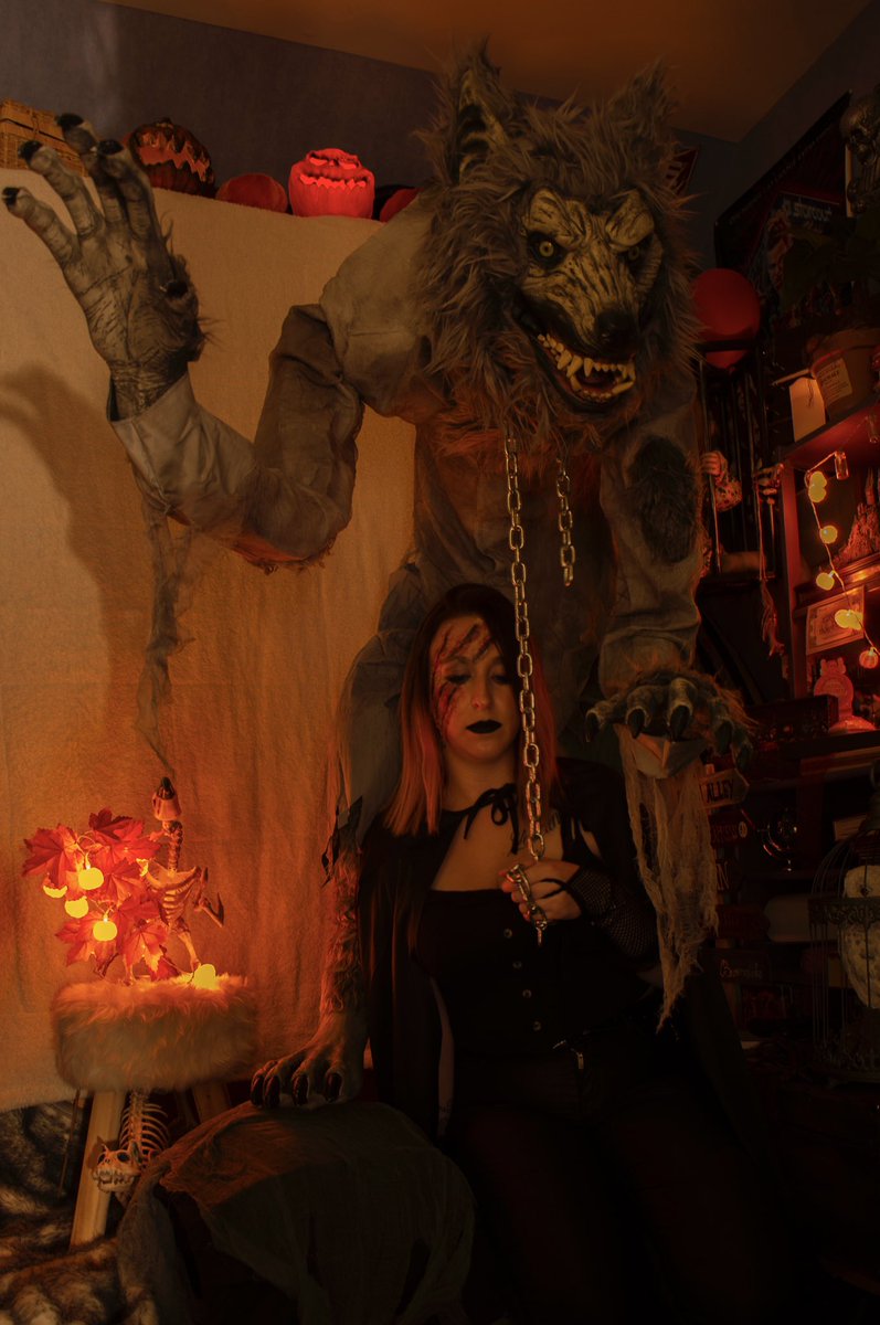 BachelierSarah's tweet photo. Werewolf Master 🎃🐺🕯#halloween2021 #HappyHalloween2021 #sfxmakeup #Werewolf #horror #TikTok #werewolfmaster #halloweencostume #photography #shooting https://t.co/Yk2U076WV5