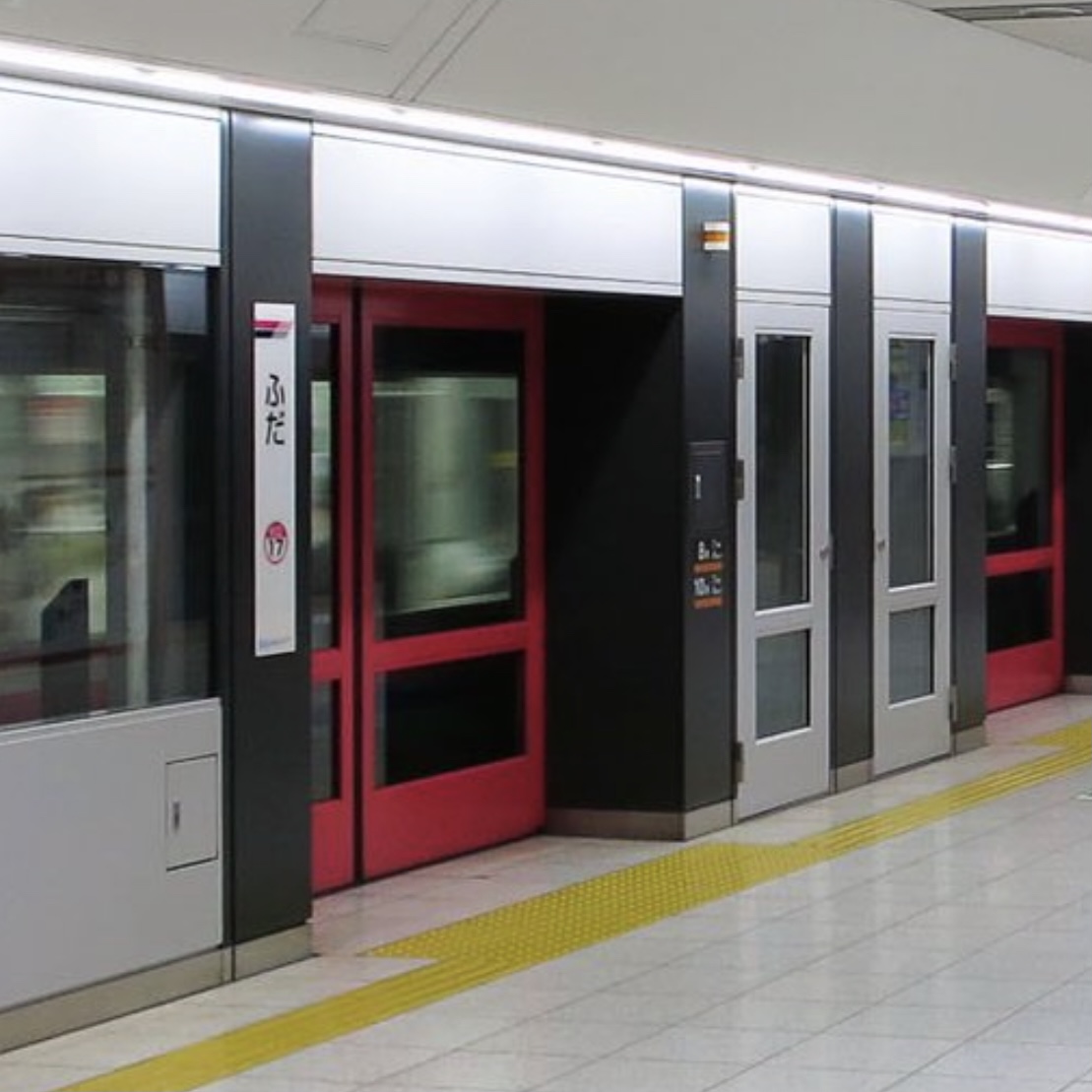 追記 京王線の切りつけ事件で乗客が前方へ逃げているのに電車が走っていてなぜ と思ったら 乗客が慌てただけだった Togetter