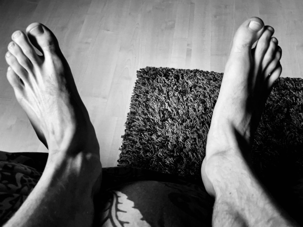 Lick my #feet when I wake up 🐶