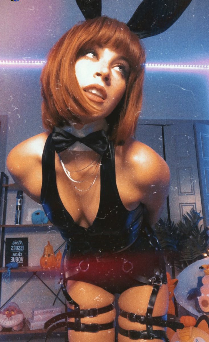 ATasteForDesire's tweet photo. Happy Halloween everyone!! https://t.co/6p5YFfB4Pz