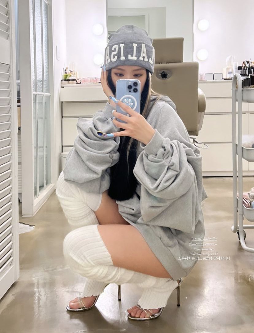 jisoo tweet media
