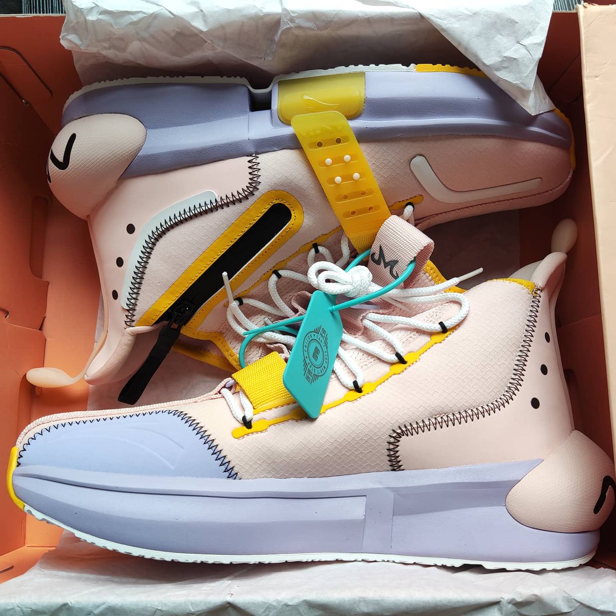Kingjay990120's tweet photo. Majin buu shoes 😍 https://t.co/zrP7D0gOoc