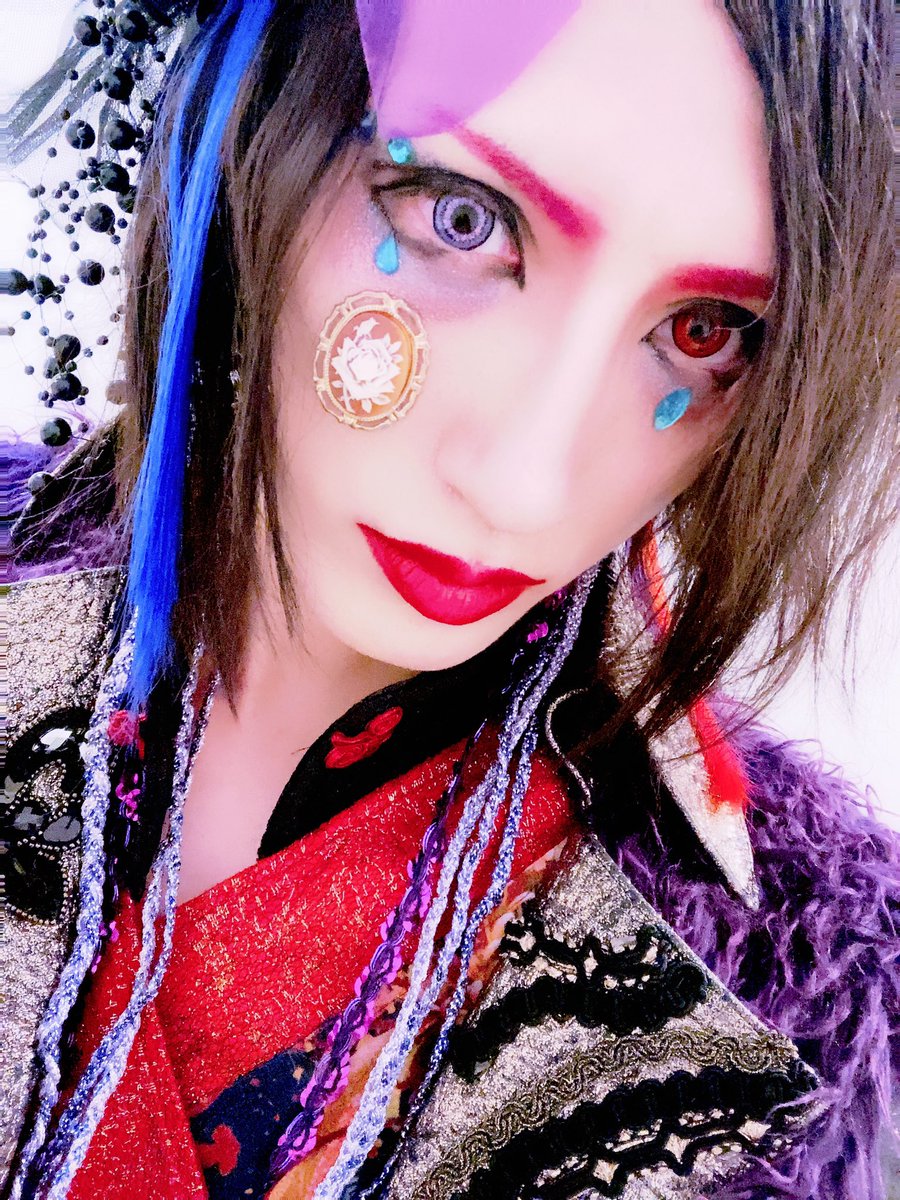 DFM_sakyo's tweet photo. 10/31 四ツ谷 Lotus
ありがとうございました！

初見だけどノッてくれた子たちありがとう
差し入れくれた子もありがとう
嬉しかったよ☺️

ぬるっとスタートさせたバンドだけど
ここから自分たち独自の世界を創っていければと🌕
まずは第一歩目
少しずつ進んで行こう
着いて来てくれたら嬉しいです🐰 https://t.co/PknxU5wnma