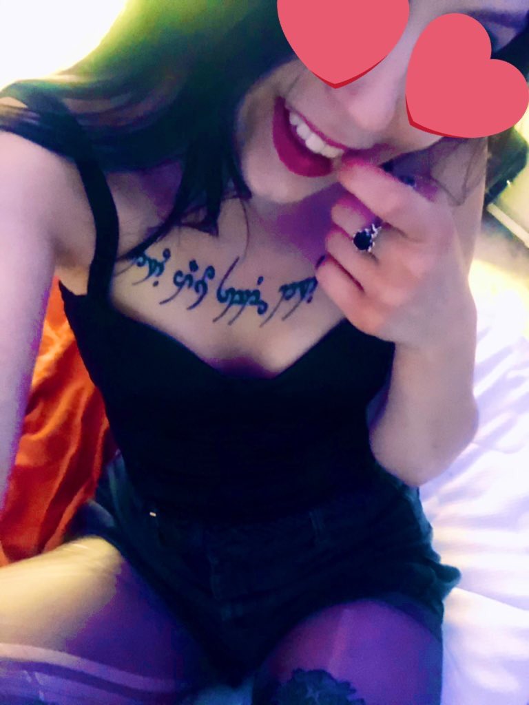 MajestyMajesty's tweet photo. It’s my fucking birthday!!
$end &amp; $end again. Pay for me and my friends food &amp; drinks all day!
https://t.co/f2X0G10CBD

#findom https://t.co/pxPMc8LF1O
