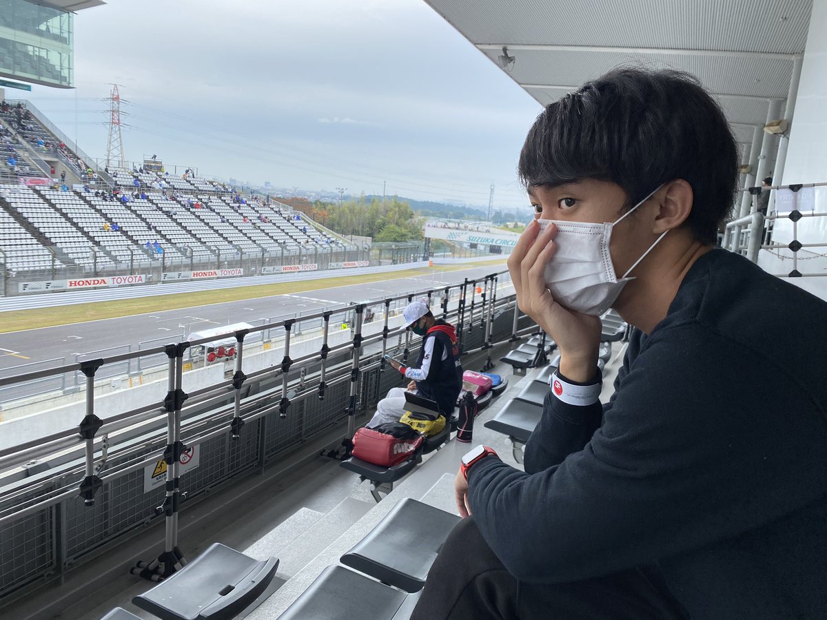 oki_kazuki's tweet photo. You and your driving will be in my heart and prayers.
事故があった当時、まだ小学生くらいだった僕は彼のクラッシュを現地のQ2スタンドから目の前で見ました。
クラッシュの衝撃音は雷が落ちたと勘違いするくらい大きく、6年経った今でも忘れていません。
#JB17 #julesbianchi #prayforjules https://t.co/GxPeZP9186
