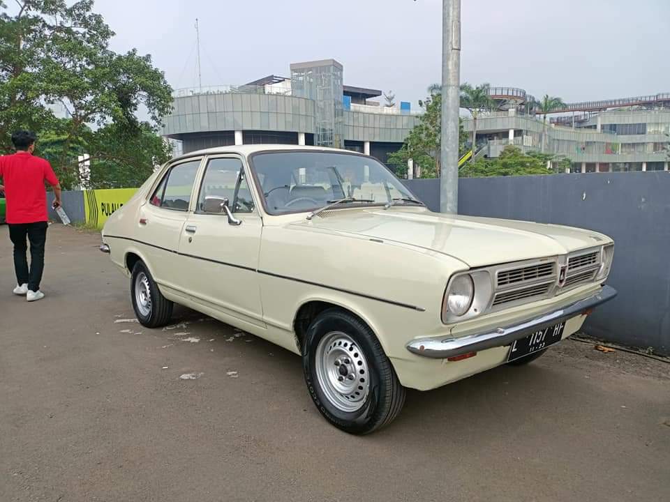 Suka Mobil Tua tweet media
