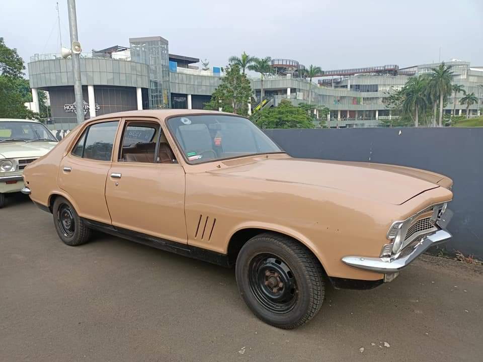 Suka Mobil Tua tweet media
