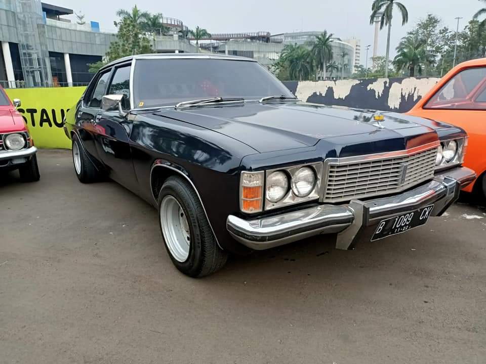Suka Mobil Tua tweet media