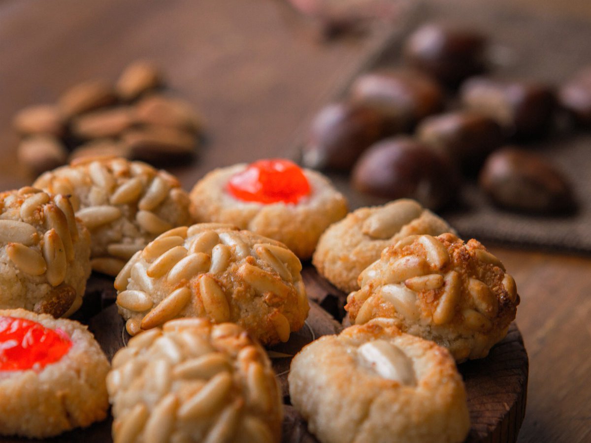 Bona Castanyada!🌰 Època de castanyes, panellets i moniatos. Quina delícia!😋