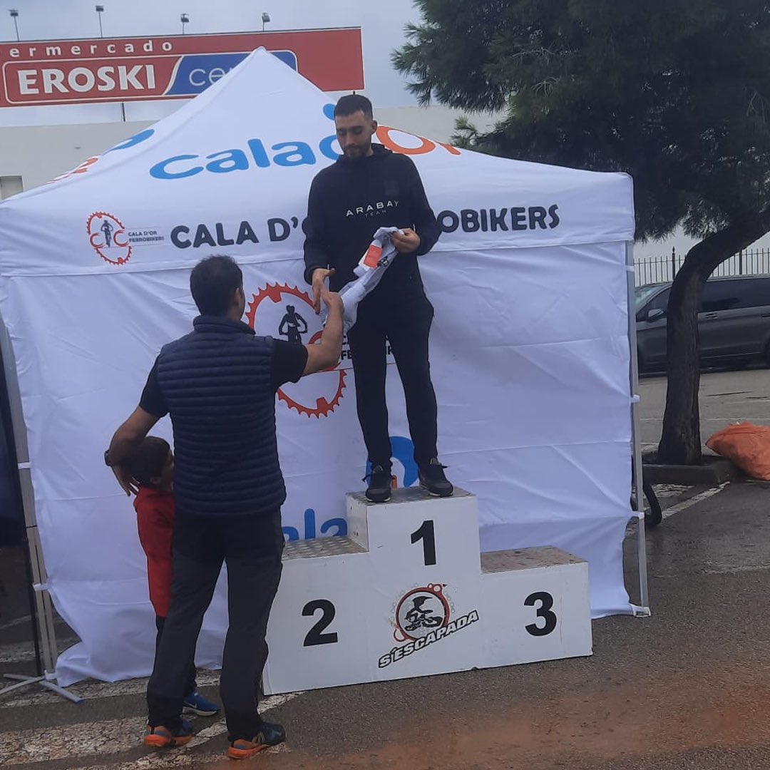 IBalearsArabay's tweet photo. Intenso fin de semana para la sección BTT en #Ibiza y #Calador. Miquel Mas, Joan Barceló, Miquel Àngel Ramírez y Toni Lliteras #VueltaIbizaScott21 con un merecido podio en la etapa de ayer. Tomeu Verger ha terminado primero de la general en la II #Ferrobikers on the run https://t.co/Ox98wLsPa0