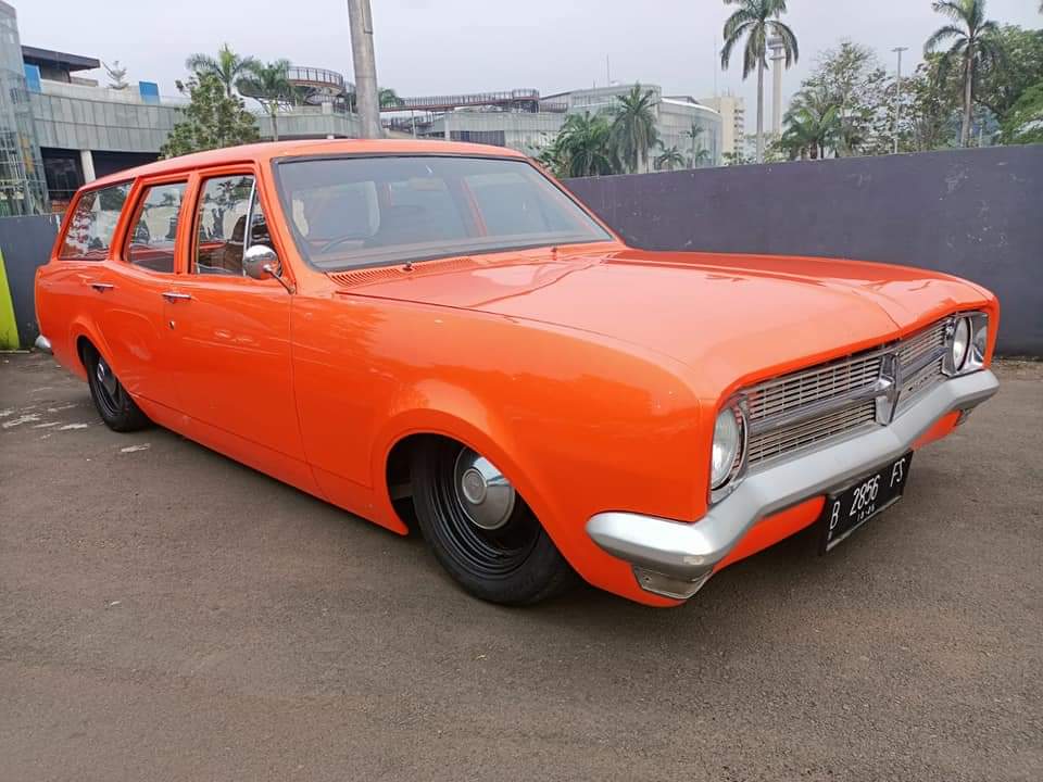 Suka Mobil Tua tweet media