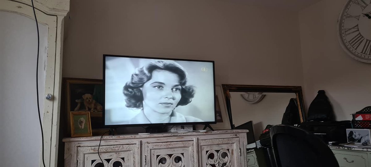 CarolynPoetry's tweet photo. I was watching an old 1957 movie called Decoy and was astounded by how much the actor Mary James looks like the wonderful Jodie Comer of Killing Eve fame
@CarolynPoetry  #jodiecomer #killingeve #thelastduel #freeguy https://t.co/vk7A6qiGfw