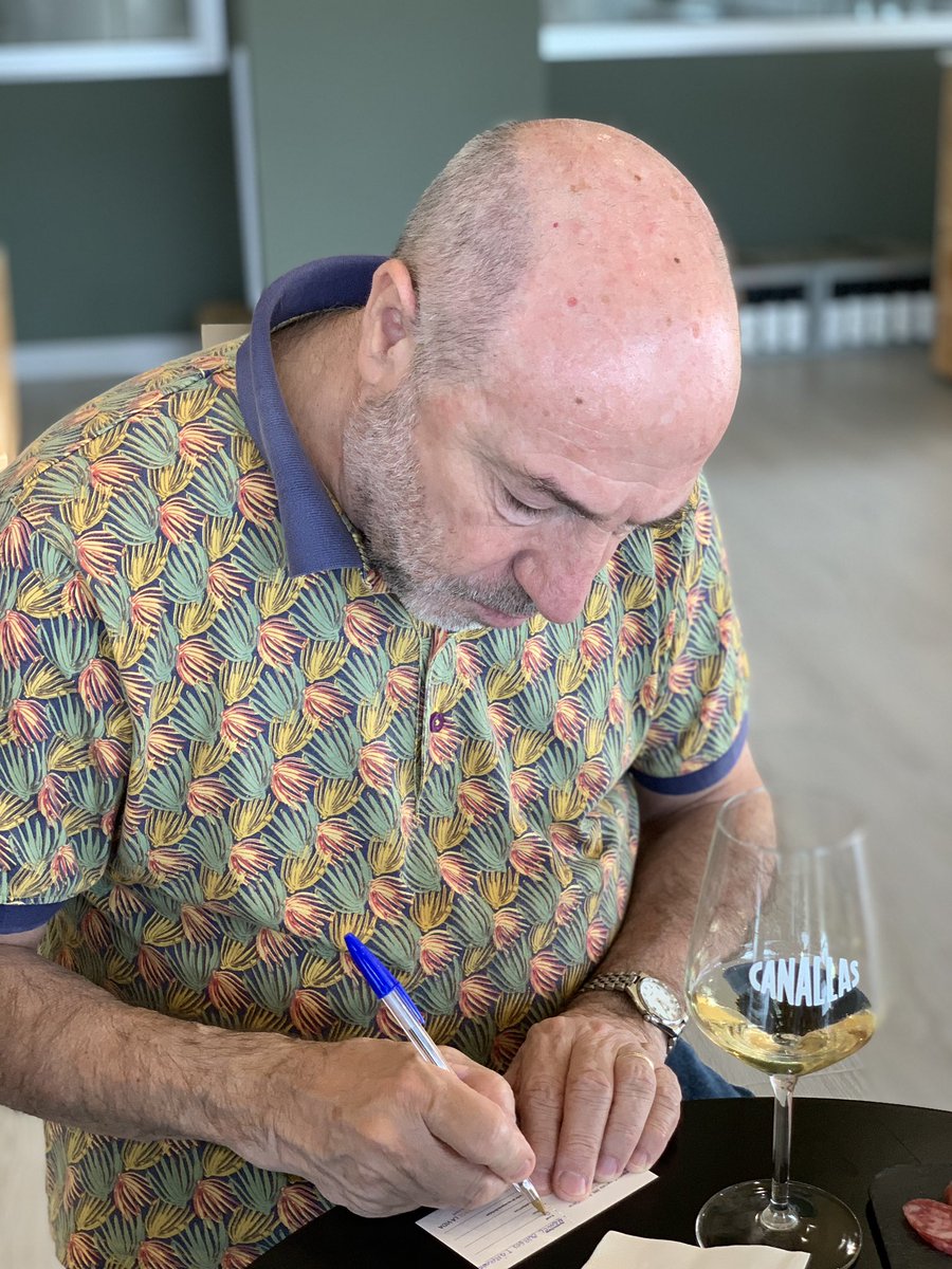 samiport's tweet photo. Visita a @bodegasarraez, magníficos vinos, trato espectacular, gracias por vuestro cariño … https://t.co/5bCiySG6kV