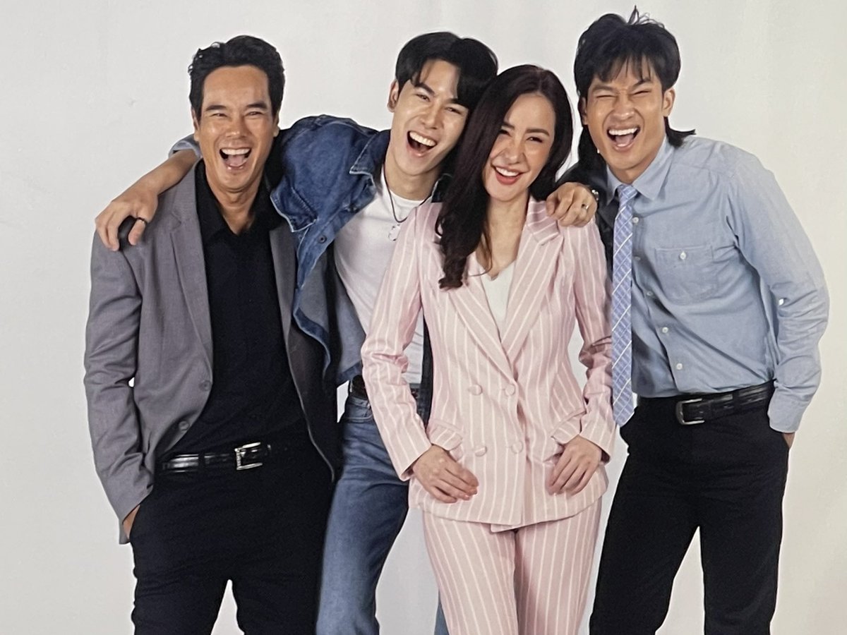 cholladanancy's tweet photo. ฝากซีรี่ย์เรื่องใหม่ของพี่เปอร์อีกเรื่องด้วยนะคะ เรื่องนี้น่ารักมาก เรามาดูพี่เปอร์เป็นเด็กยุค 90 กันดีกว่า แล้วดีใจที่น้องได้ร่วมงานกับพี่ๆที่น่ารักหลายคนเลย อย่าลืมรอติดตามชมกันนะคะ #เพื่อนพ่อเดอะซีรีส์ #แล้วแต่เปอร์ https://t.co/11XYeIRvJT