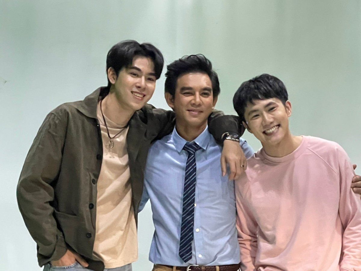 cholladanancy's tweet photo. ฝากซีรี่ย์เรื่องใหม่ของพี่เปอร์อีกเรื่องด้วยนะคะ เรื่องนี้น่ารักมาก เรามาดูพี่เปอร์เป็นเด็กยุค 90 กันดีกว่า แล้วดีใจที่น้องได้ร่วมงานกับพี่ๆที่น่ารักหลายคนเลย อย่าลืมรอติดตามชมกันนะคะ #เพื่อนพ่อเดอะซีรีส์ #แล้วแต่เปอร์ https://t.co/11XYeIRvJT